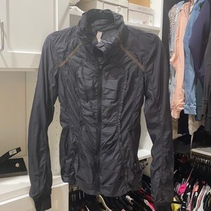 Lululemon size 2 windbreaker zip up